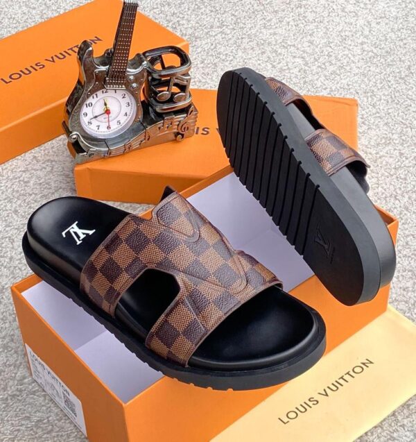 L.V high quality designer slippers - Image 2