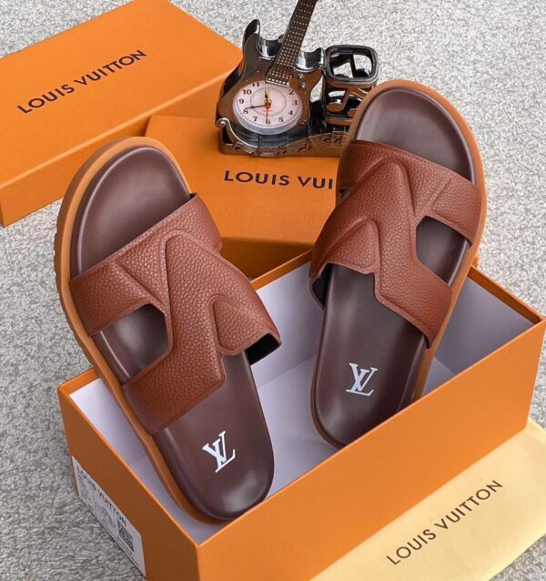 L.V high quality designer slippers - Image 2