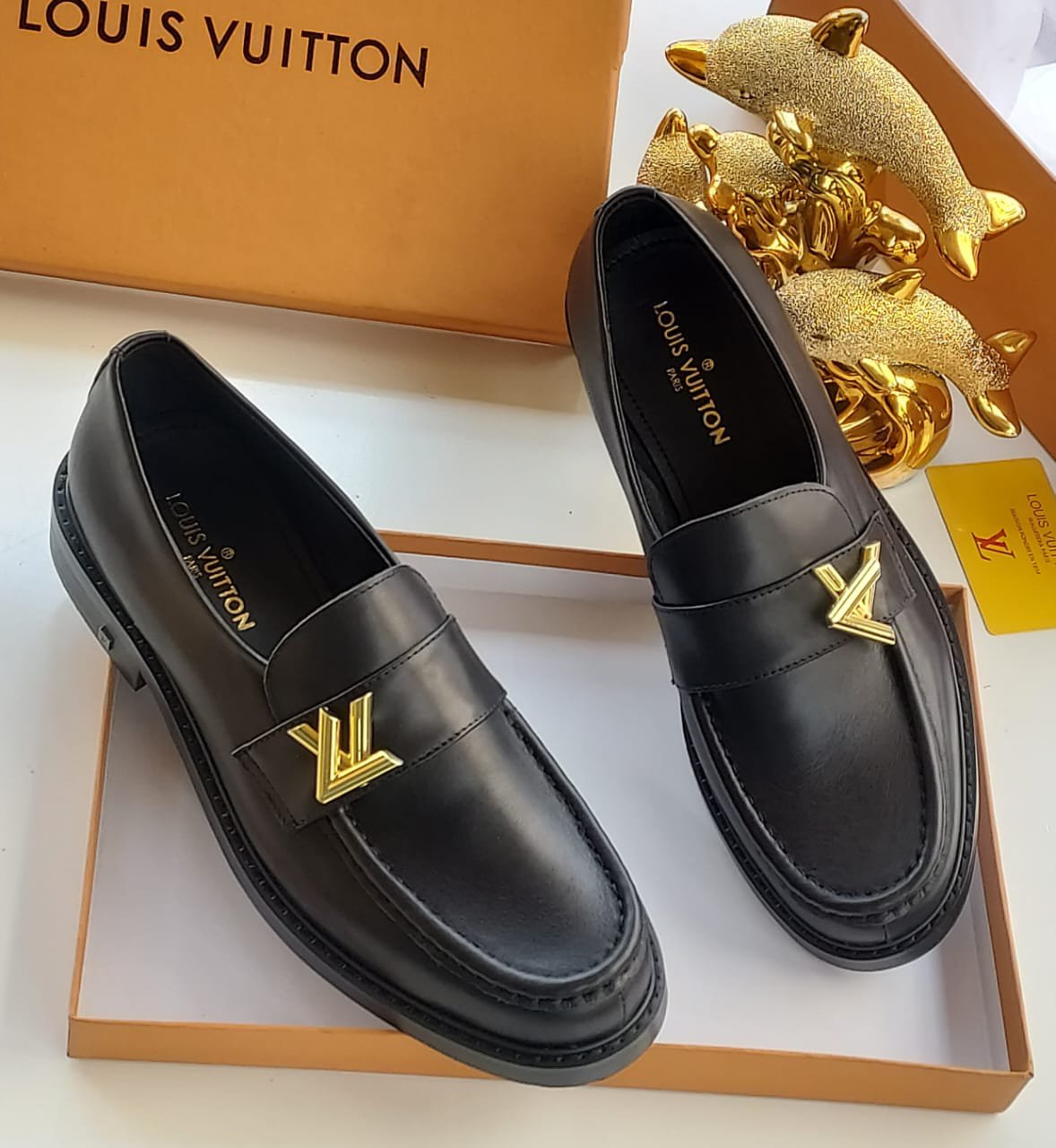 L.V high quality designer Shoes