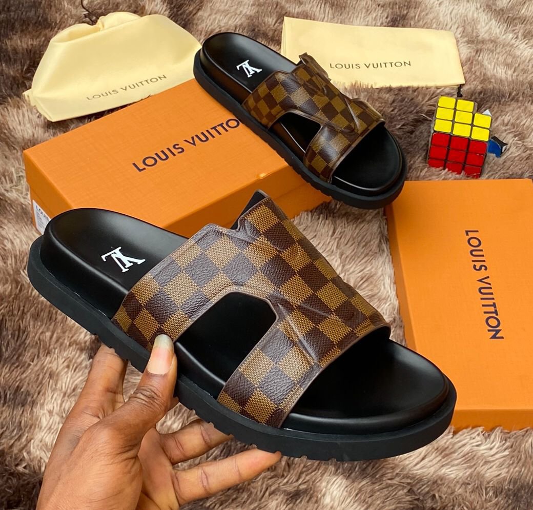 L V high quality designer slippers