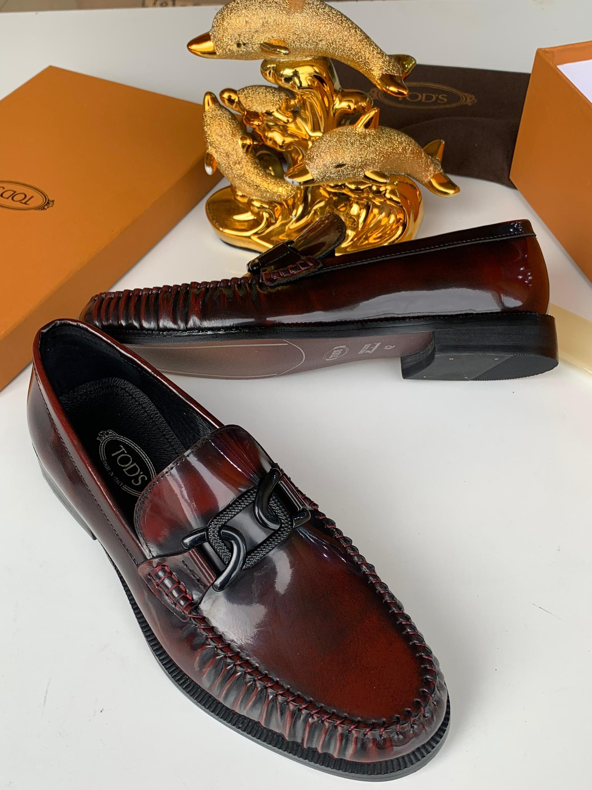 T.D high quality designer Shoe