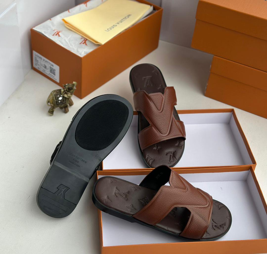 L.V high quality designer slippers