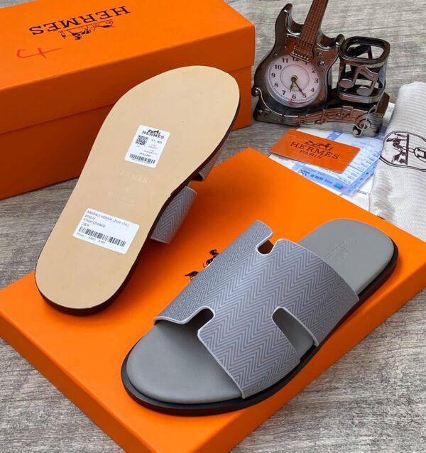 H.M high quality designer slippers - Image 2