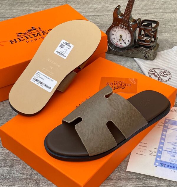 H.M high quality designer slippers - Image 2