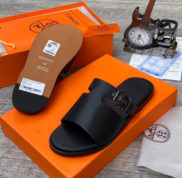 H.M high quality designer slippers
