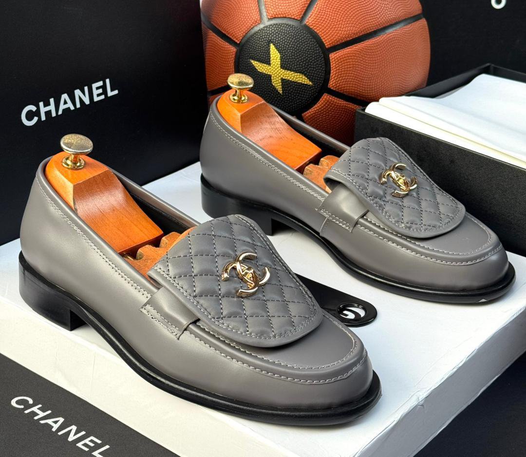 C.N high quality designer Shoe