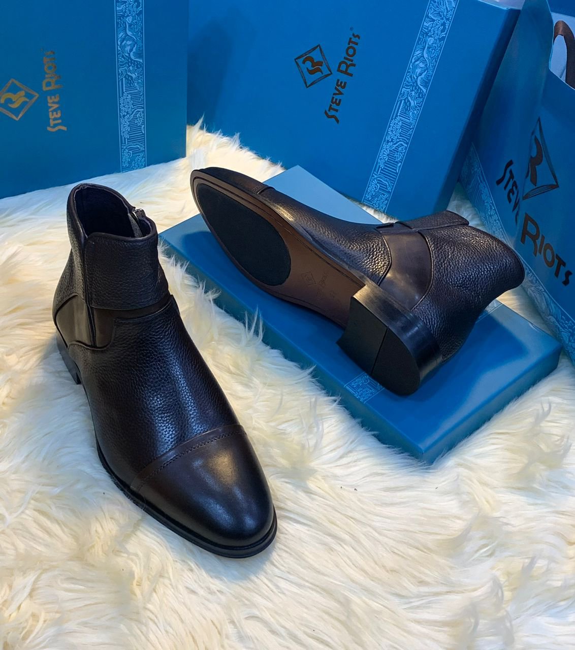 S.R high quality Italian ankle boots
