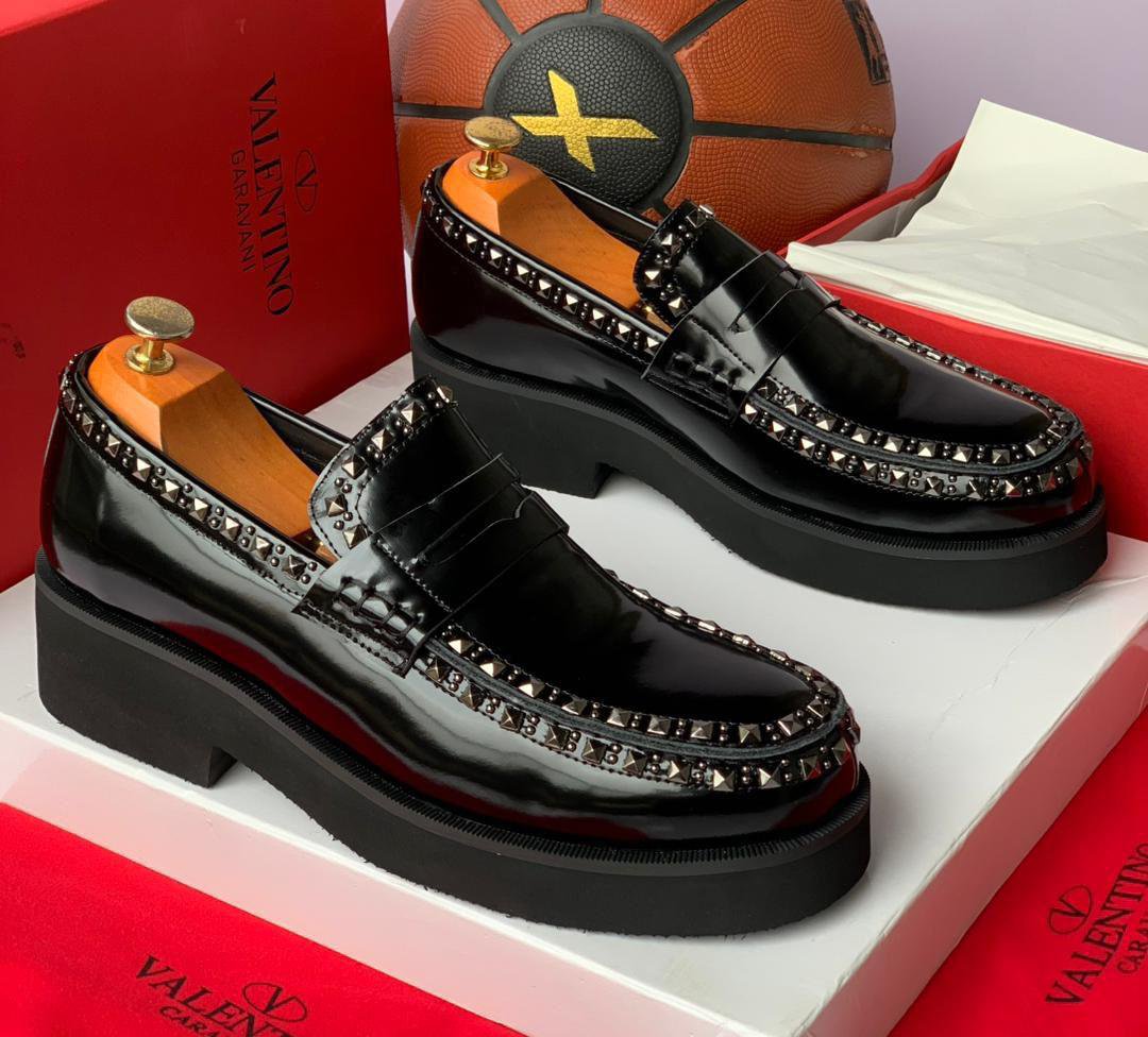 V.T high quality designer shoe