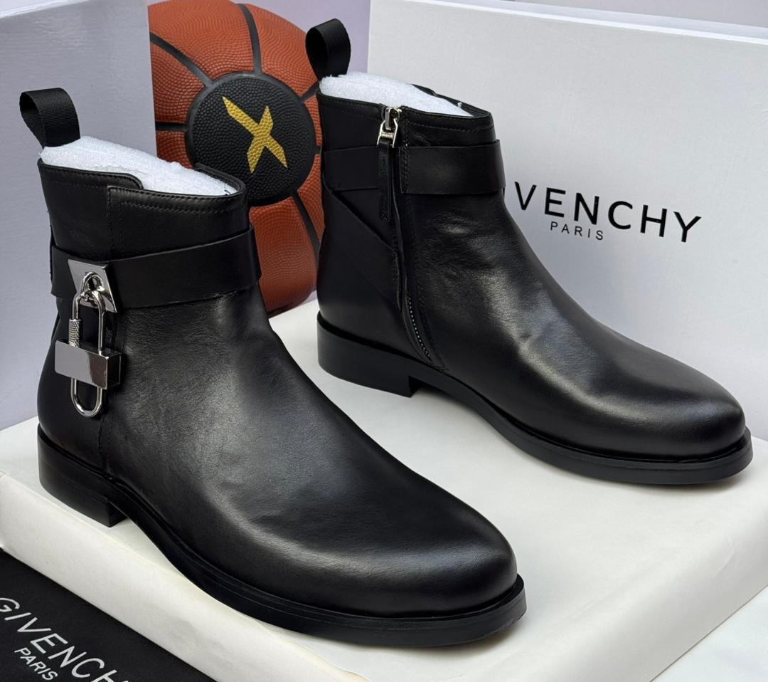 G.V high quality designer ankle boot