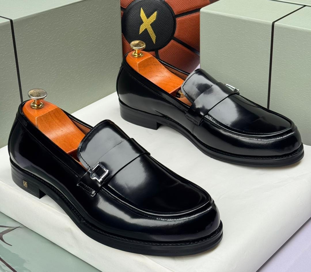 R.W  high quality designer shoe