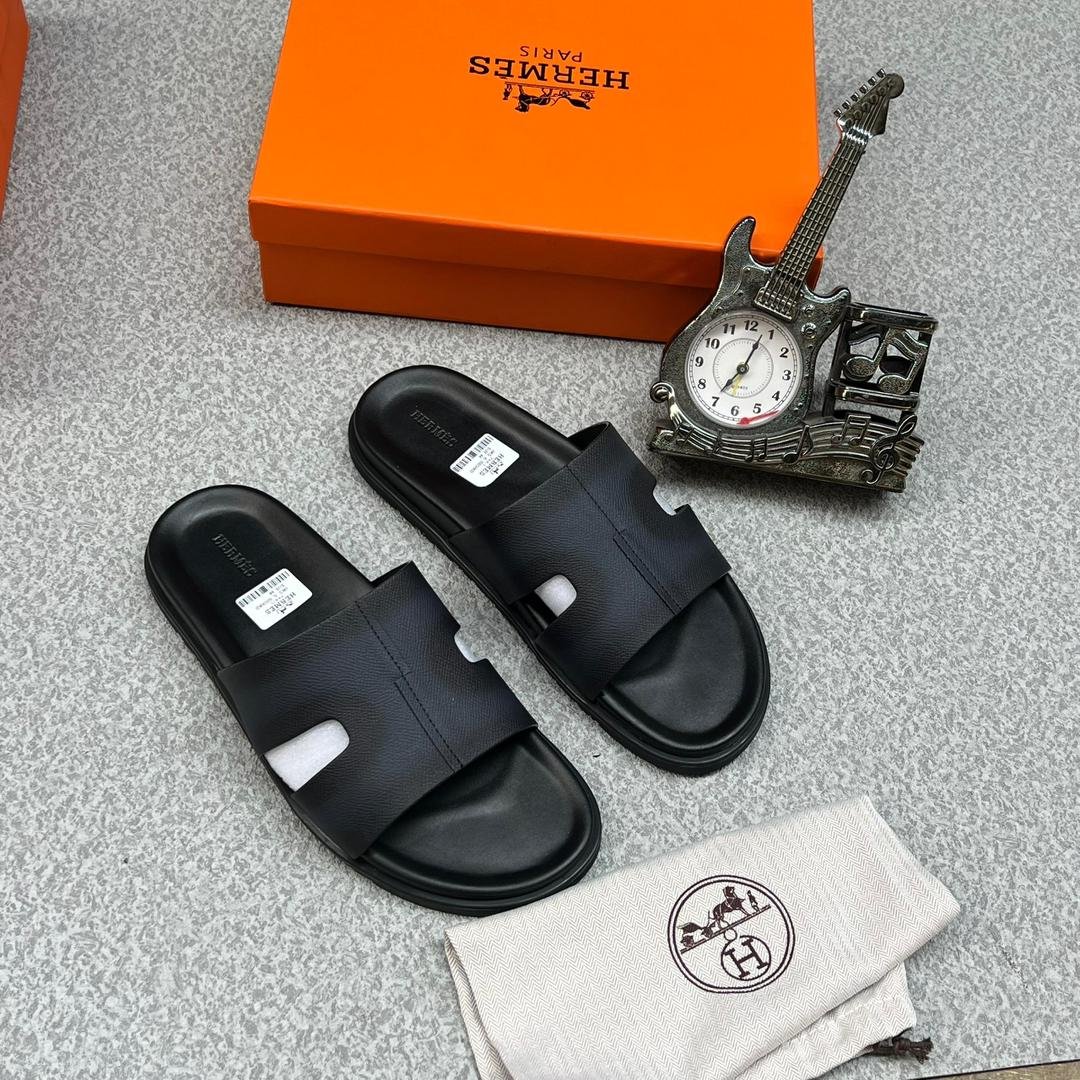 H.M high quality designer slippers