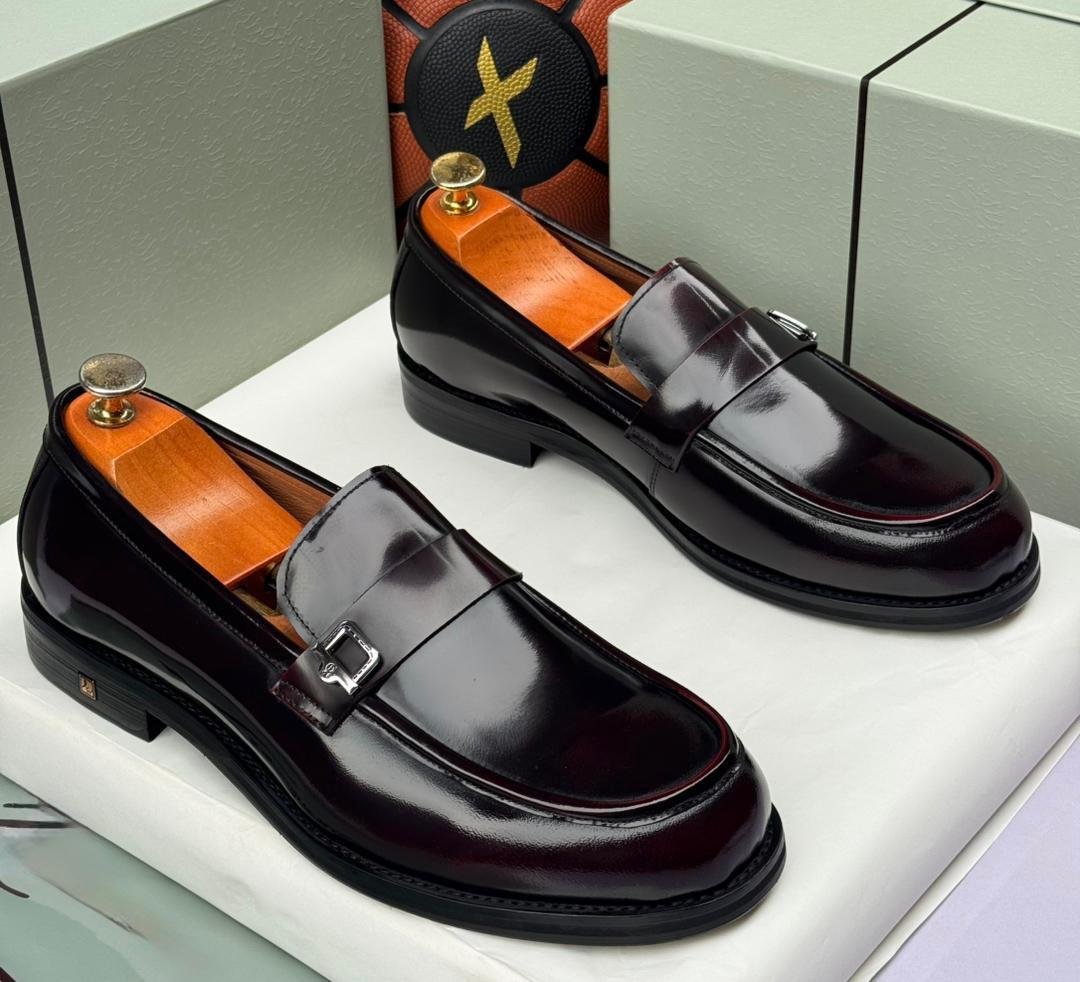 R.W high quality designer shoe