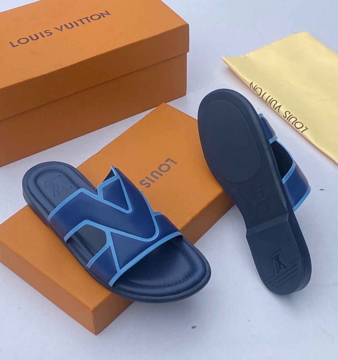 L.V high quality designer slippers
