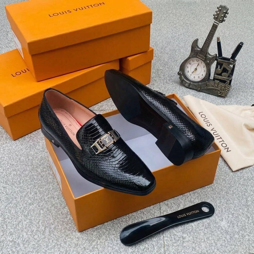 L.V high quality designer shoe