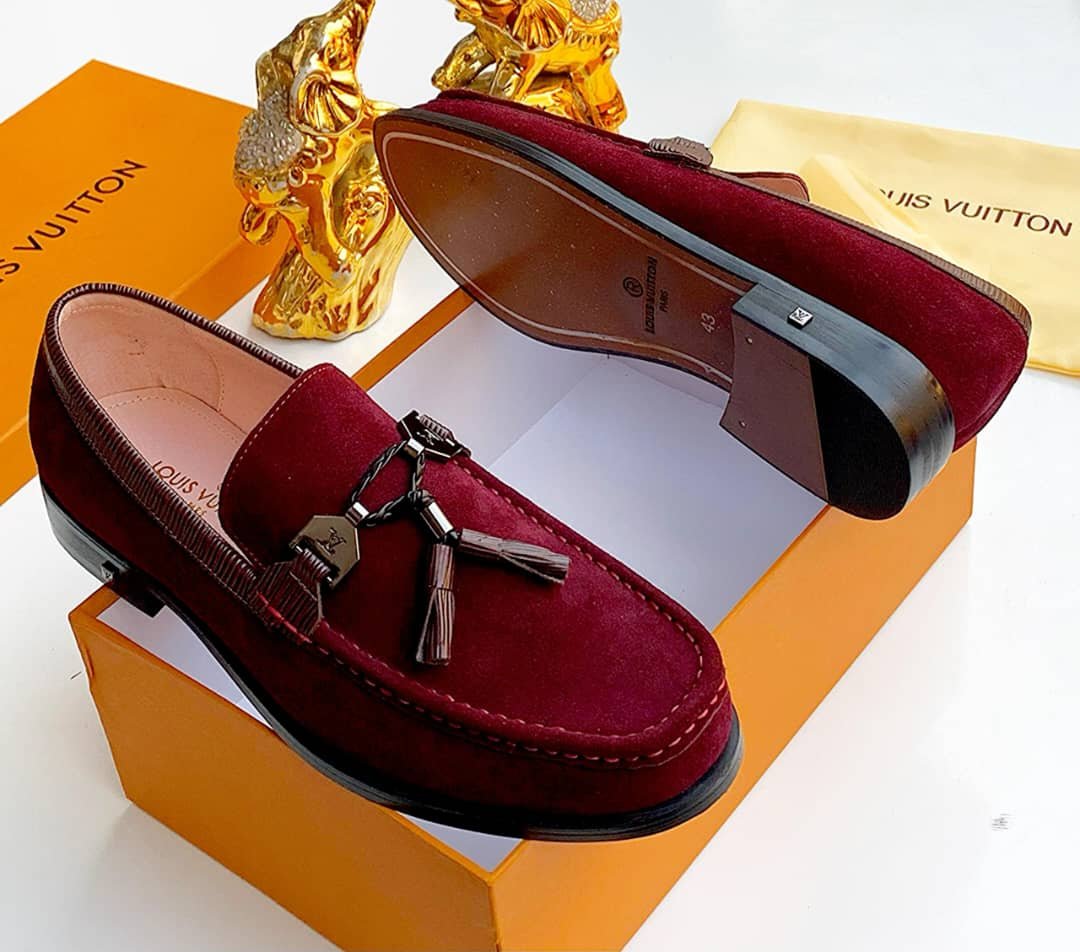 L.V High quality designer shoe
