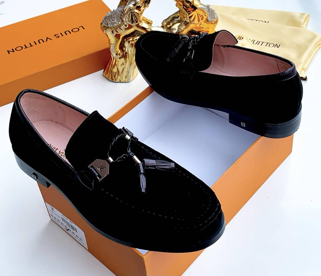 L.V High quality designer shoe